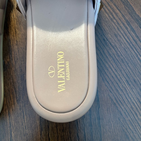 💗 SOLD 💗Authentic Valentino rock stud platform sandals - Picture 4 of 8